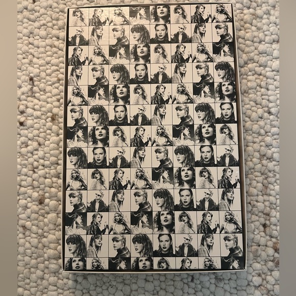 NEW TAYLOR SWIFT VIP EXCLUSIVE PACK - Picture 2 of 12